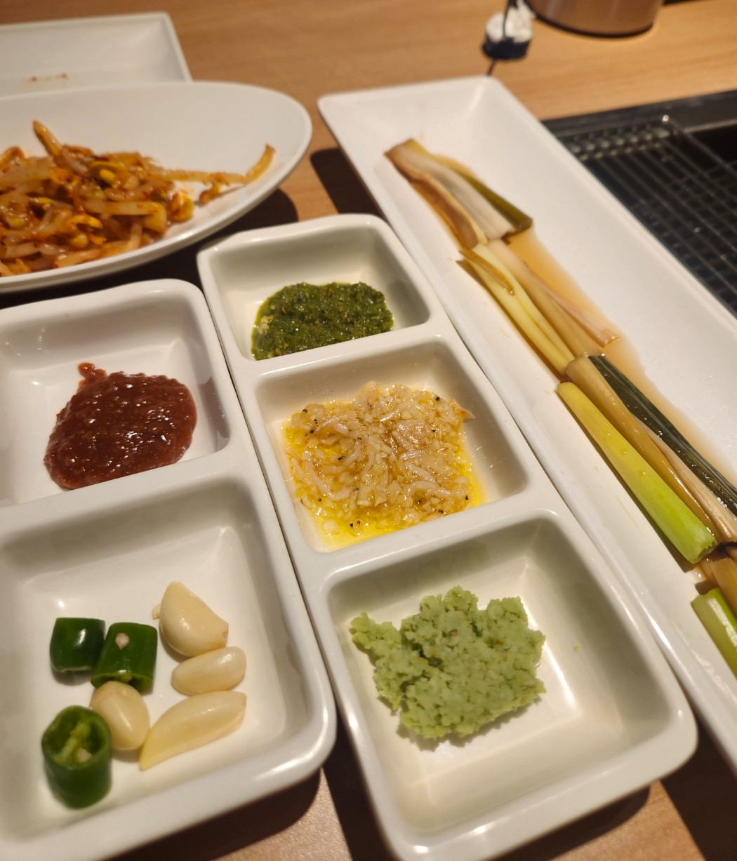 Condiments and side dishes of Gogong at Geondae, Gwangjin-gu