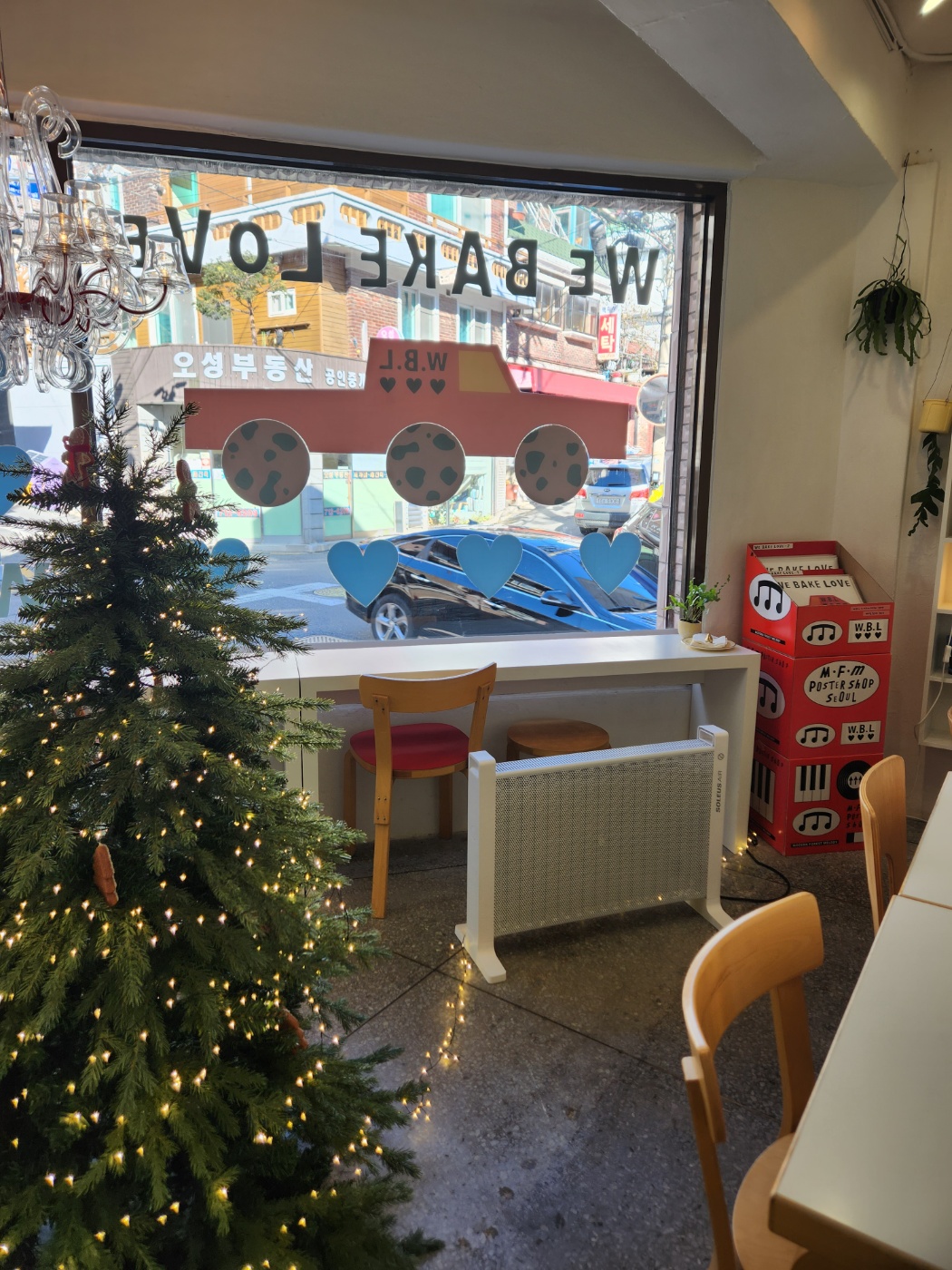 Interior of We Bake Love at Hyochang Park, Yongsan-gu