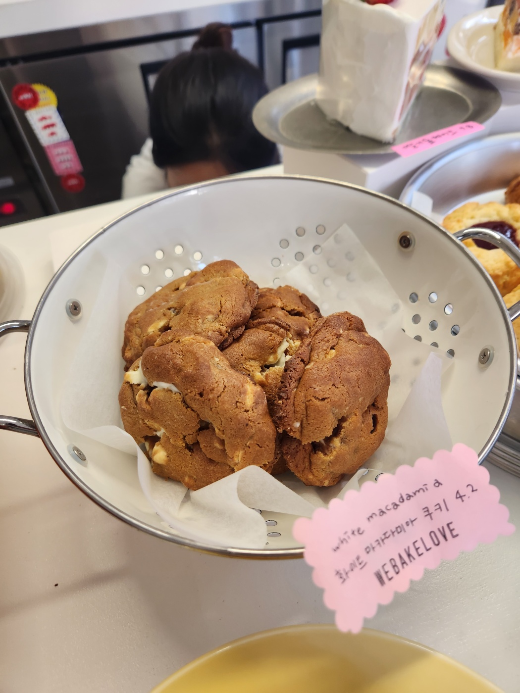 White Macadamia cookie of We Bake Love at Hyochang Park, Yongsan-gu